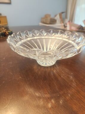 Source Unknown Clear Glass Scalloped Serving Bowl